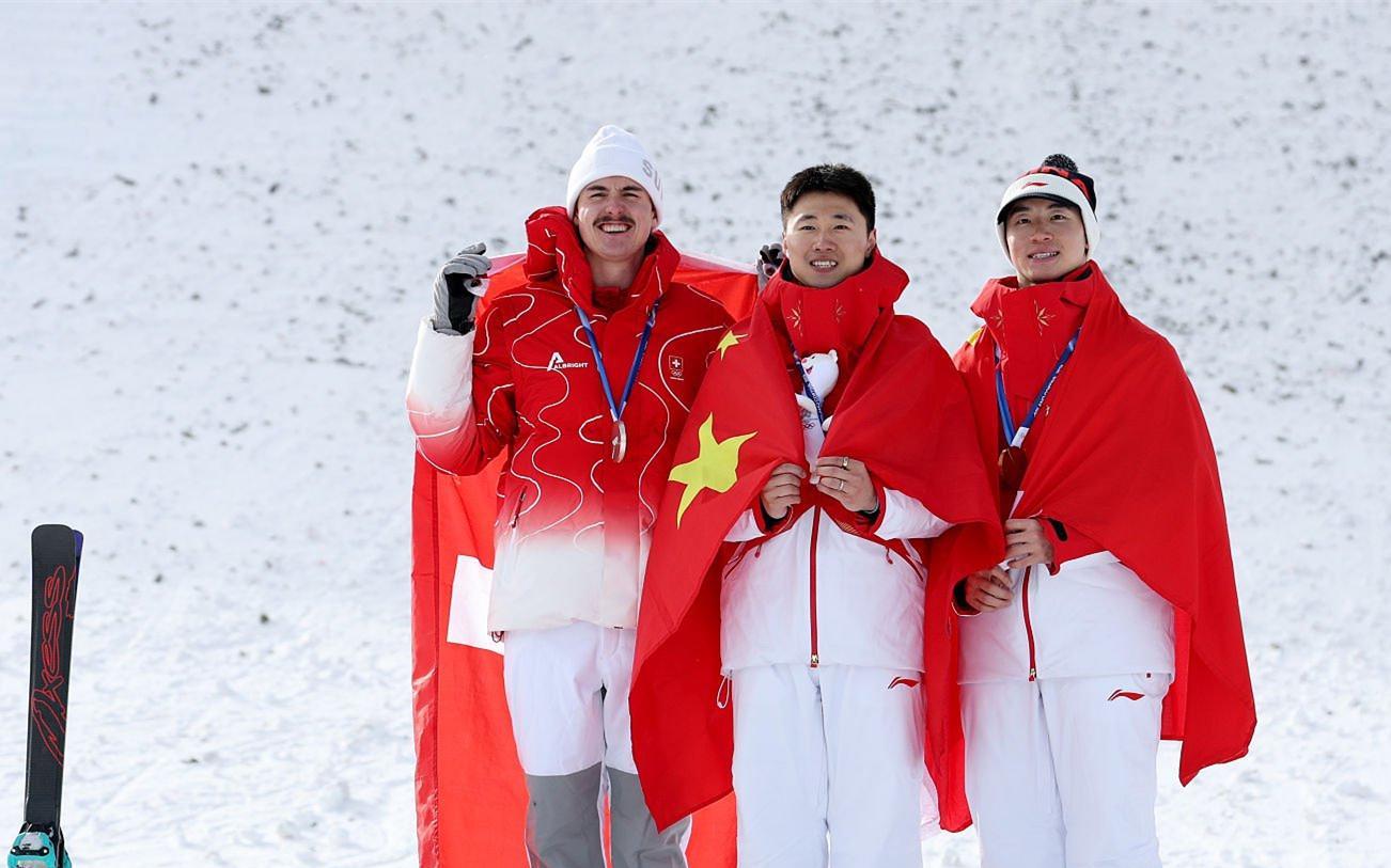 九游体育官方网站-金牌夫妇!王心迪132.6分夺冠,携手徐梦桃创神迹,激动跪地庆祝